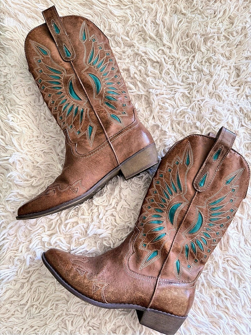 🤠 Coconuts Western Embroidered Heeled Boots in Brown & Teal (Size 8)